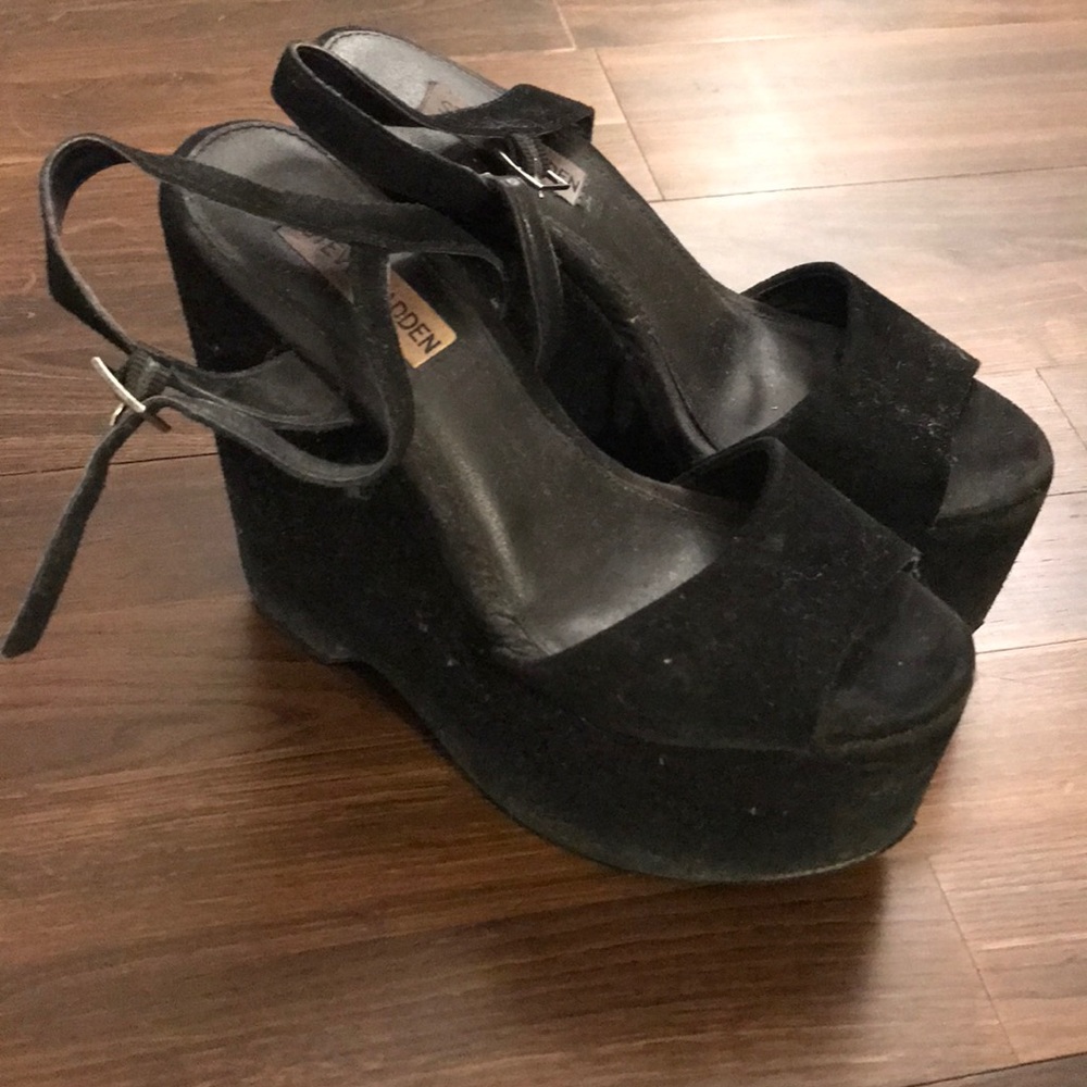 Black Wedges